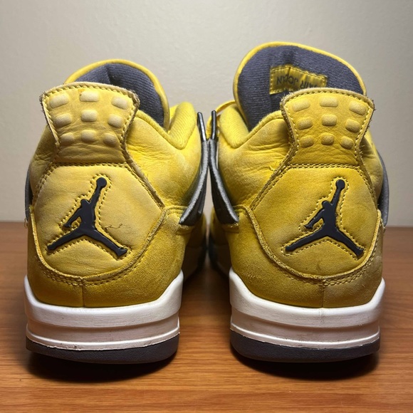 Jordan 4 Lightning - Picture 7 of 9
